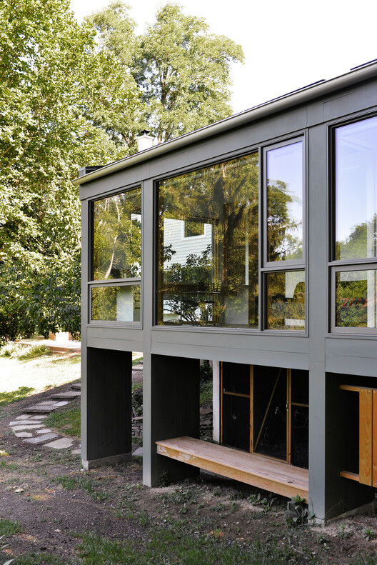 Estudio artístico Anchorage Road / Ballman Khapalova - Fotografía exterior, Vidrio, Concreto