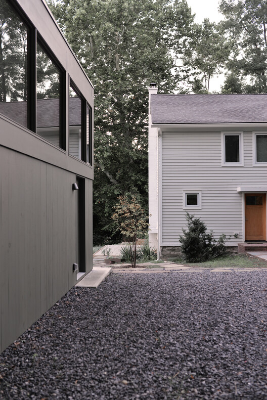 Estudio artístico Anchorage Road / Ballman Khapalova - Fotografía exterior, Concreto