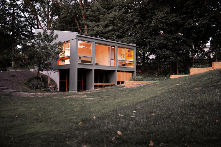 Anchorage Road Art Studio / Ballman Khapalova - fotografía exterior, madera