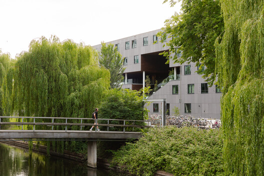 Suíte 9 no Campus da Universidade de Tecnologia de Delft / Studioninedots - Imagem 3 de 30