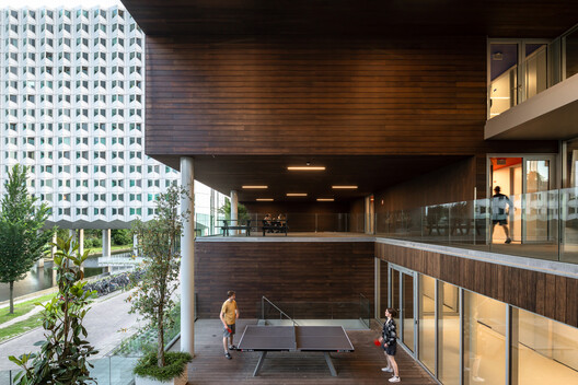 Suíte 9 no Campus da Universidade de Tecnologia de Delft / Studioninedots - Fotografia de Interiores, Cadeira