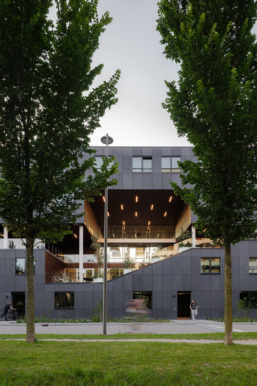 Suíte 9 no Campus da Universidade de Tecnologia de Delft / Studioninedots - Fotografia de Exterior, Aido