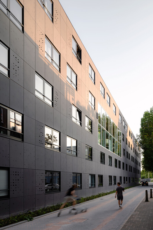 Suíte 9 no Campus da Universidade de Tecnologia de Delft / Studioninedots - Fotografia de Exterior, Fachada, Vidro