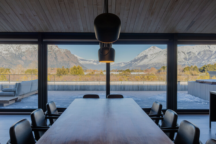 Arquitectos Uan/Alric Galindez - Fotografía interior, mesa, silla, vidrio