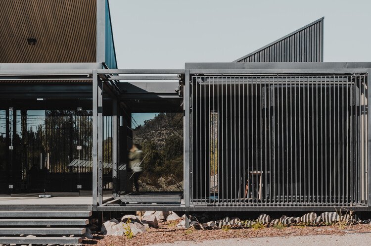 Pavilio de negocios corto - Centro de visitantes / FP / ARQS. - Figura 2 de 19