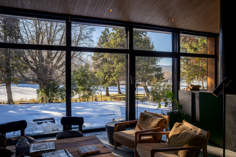 Labase House / Alric Galindez Architects - Fotografía interior, sala de estar, madera