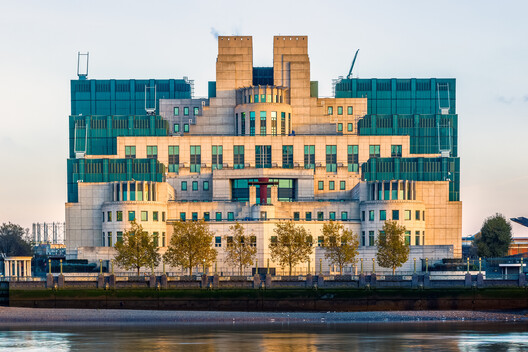 British Post-Modernist Architect and Farrells Founder Terry Farrell Passes Away at 87