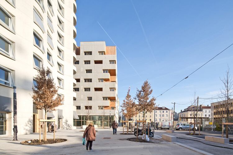 Lyon Social Housing, Convergence/Tatiana Bilbao Studies-Exterior Photography, fachada, concreto