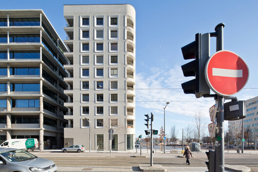 Vivienda Social Lyon, La Confluence / Tatiana Bilbao ESTUDIO - Fotografía exterior, Concreto