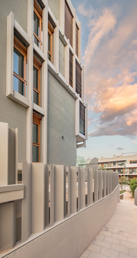 Apartamentos ESPAI NATURA / BAILORULL Apartamentos ESPAI NATURA / BAILORULL - Fotografía interior, Balcón, Concreto