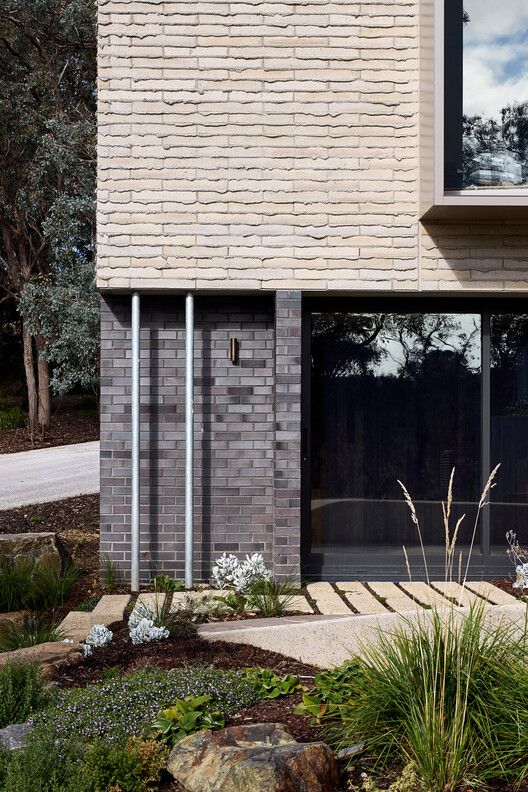 Korinda House / Bent Architecture  - Exterior Photography, Brick, Concrete