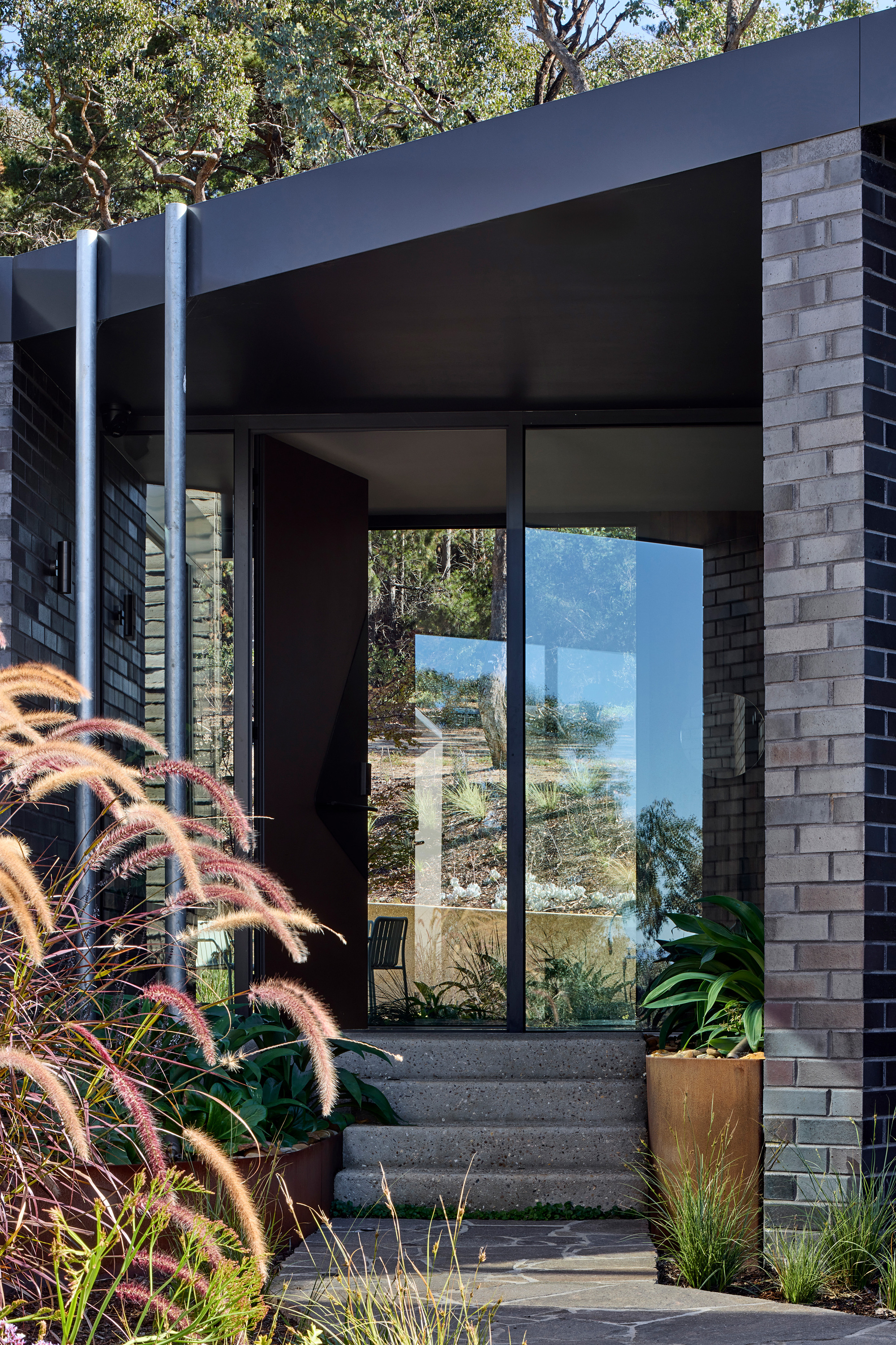 Gallery of Korinda House / Bent Architecture - 12