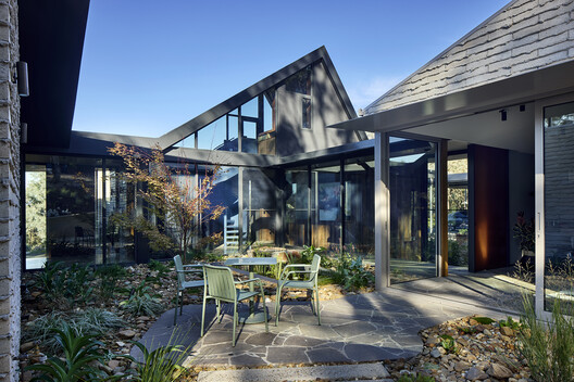 Korinda House / Bent Architecture  - Exterior Photography, Door, Garden, Courtyard