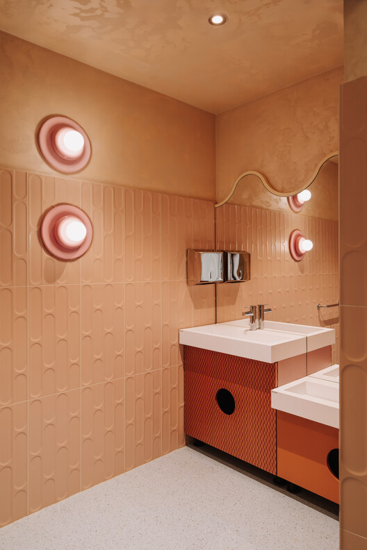 Sunday Café-Playroom / CUDO: - Interior Photography, Bathroom, Sink