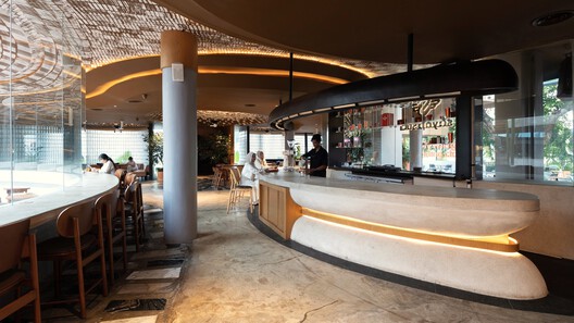 Abrigos no Jardim em Declive / RAD+ar (Research Artistic Design + architecture) - Fotografia de Interiores, Cozinha, Iluminação, Cadeira