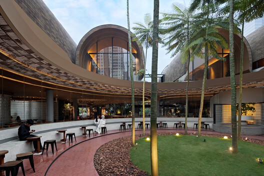 Abrigos no Jardim em Declive / RAD+ar (Research Artistic Design + architecture) - Fotografia de Exterior