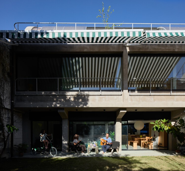 Casa local/de - fotografía externa, balcón