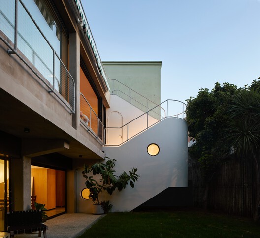 Casa Nativa / FROM - Fotografía exterior, Barandas, Balcón