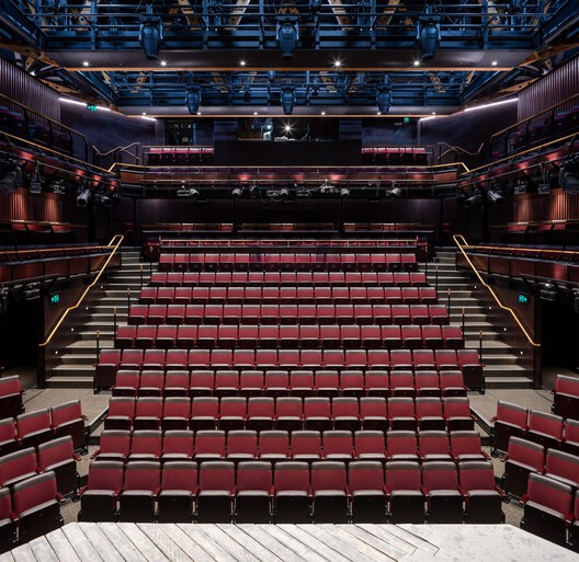 宫廷剧院 / Haworth Tompkins - 10 的图像 30