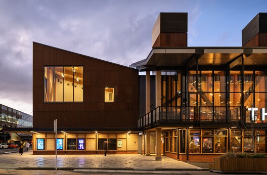 The Court Theatre / Haworth Tompkins