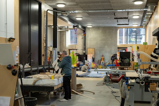 宫廷剧院 / Haworth Tompkins - 室内图, 木头, 灯