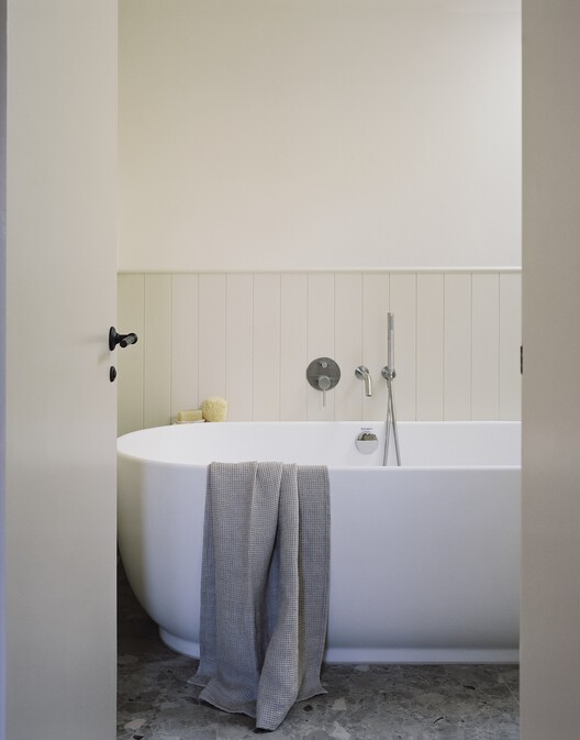 Dorset Beach House / Architecture for London Dorset Beach House / Architecture for London - Interior Photography, Bathroom, Bathtub, Sink