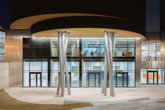 宇宙科学中心 / Arcane Architectes - 室内图, 玻璃, 钢, 柱