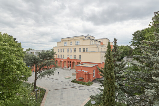 Gersthof Model School Renovation and Conversion / Franz&Sue - Image 6 of 22