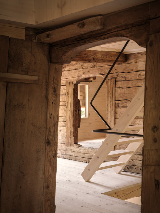 Casa con techo elevado/Hartinger Maximilian Architekt-Image 13 de 27