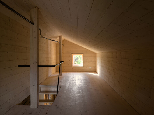 Casa com Telhado Elevado / Maximilian Hartinger Architekt - Fotografia de Interiores, Madeira