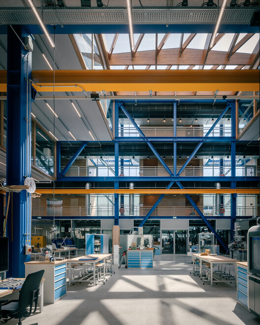 CUBE 工坊大楼 / Civic Architects - 室内图, 楼梯, 玻璃, 梁, 钢