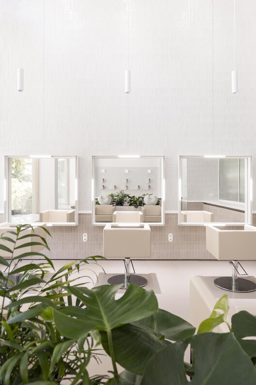 Vedalia Salon / Nysa Vedalia Salon / Nysa - Interior Photography, Dining room, Chair