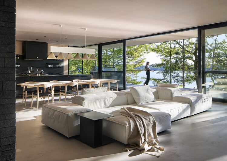 Chalé Sagamore North / Akb Architects - Fotografia de Interiores, Sala de Estar, Sofá, Madeira, Mesa, Cadeira