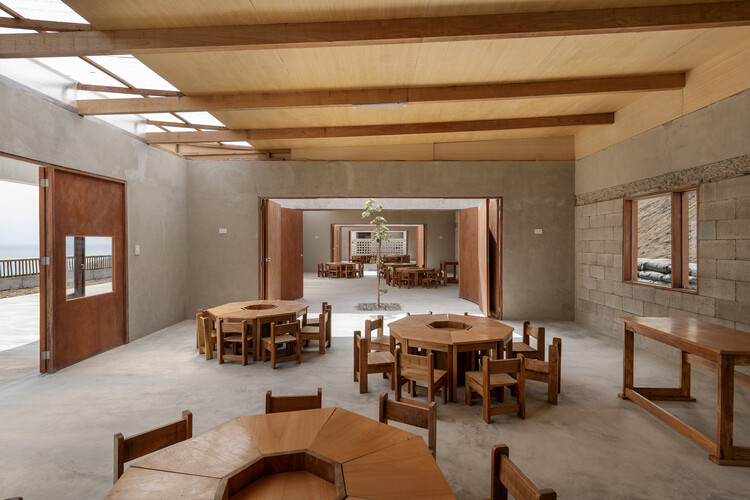 Nido modular en Ancón: David II Legacy/Cotacero - Fotografía interior, restaurante, madera, concreto