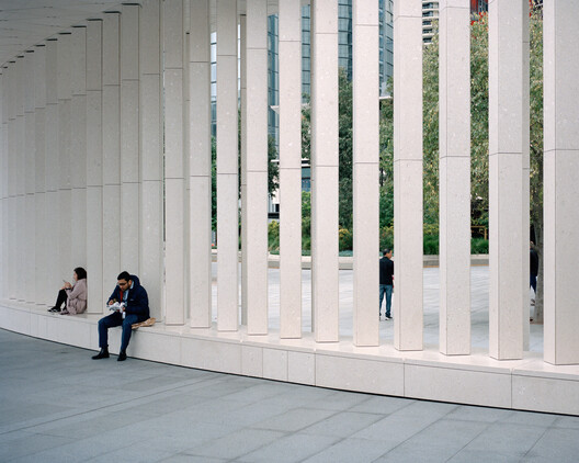 Pabellón Público Permanente / Besley & Spresser - Fotografía interior, Concreto