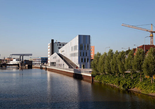 Every Second Counts, Every Space Matters: 15 Contemporary Fire Stations - Image 6 of 24