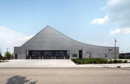 Every Second Counts, Every Space Matters: 15 Contemporary Fire Stations - Image 16 of 24