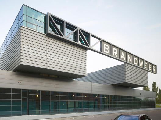 Every Second Counts, Every Space Matters: 15 Contemporary Fire Stations - Image 18 of 24