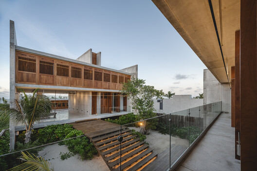 Casa Hueca / Boyancé Arquitectura + Edificación + Muñoz Arquitectos + Augusto Quijano Arquitectos - Imagen 10 de 16