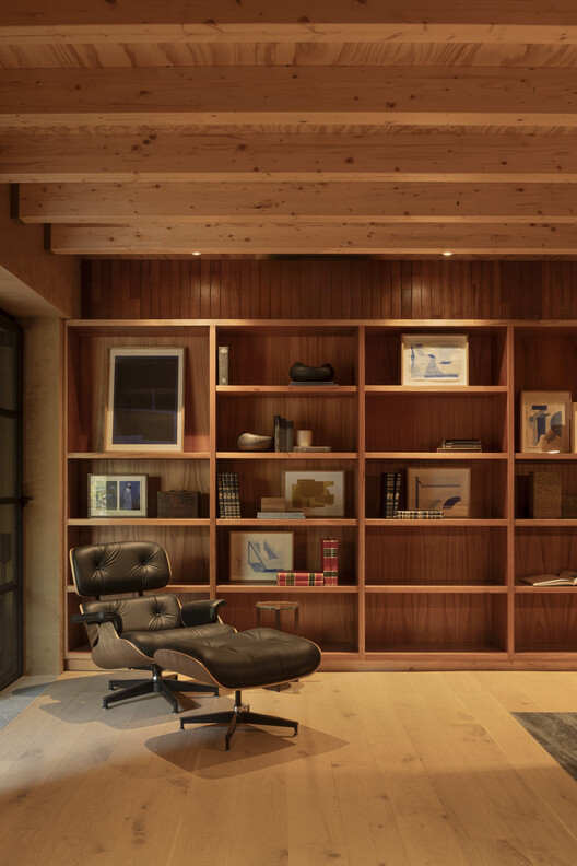 Casa Jacona  / TAAB - Fotografía interior, Madera, Estanterías