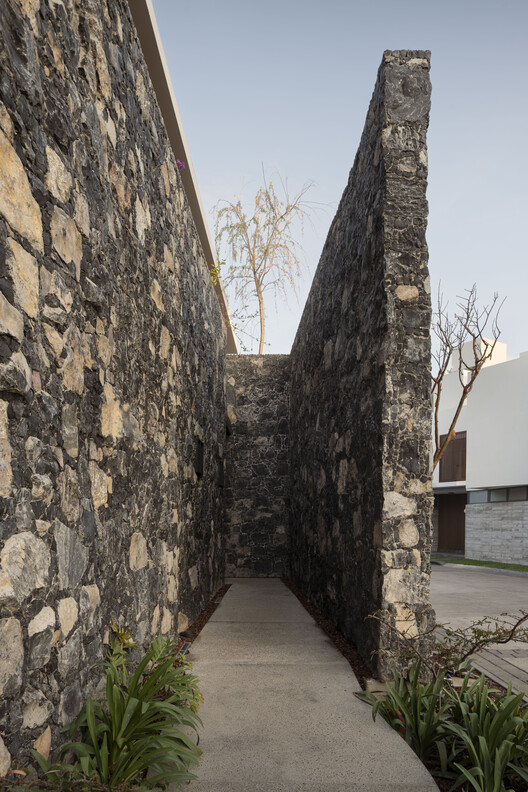 Casa Jacona  / TAAB - Imagen 7 de 38