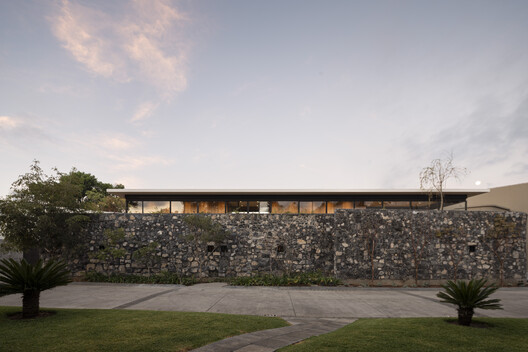 Casa Jacona  / TAAB - Imagen 2 de 38