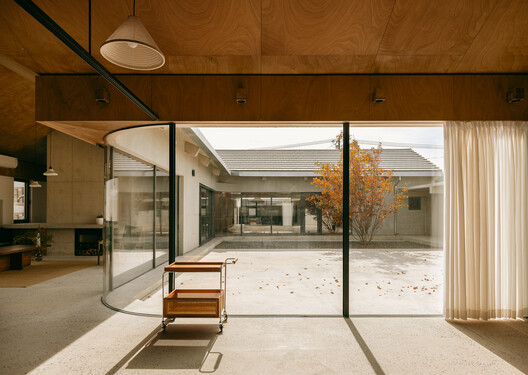 Raw Interiors: 35 Projects that Use Exposed Wood and Concrete - Image 23 of 37