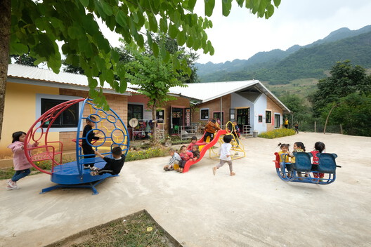 Creche Chieng Ban / 1+1>2 Architects - Fotografia de Exterior