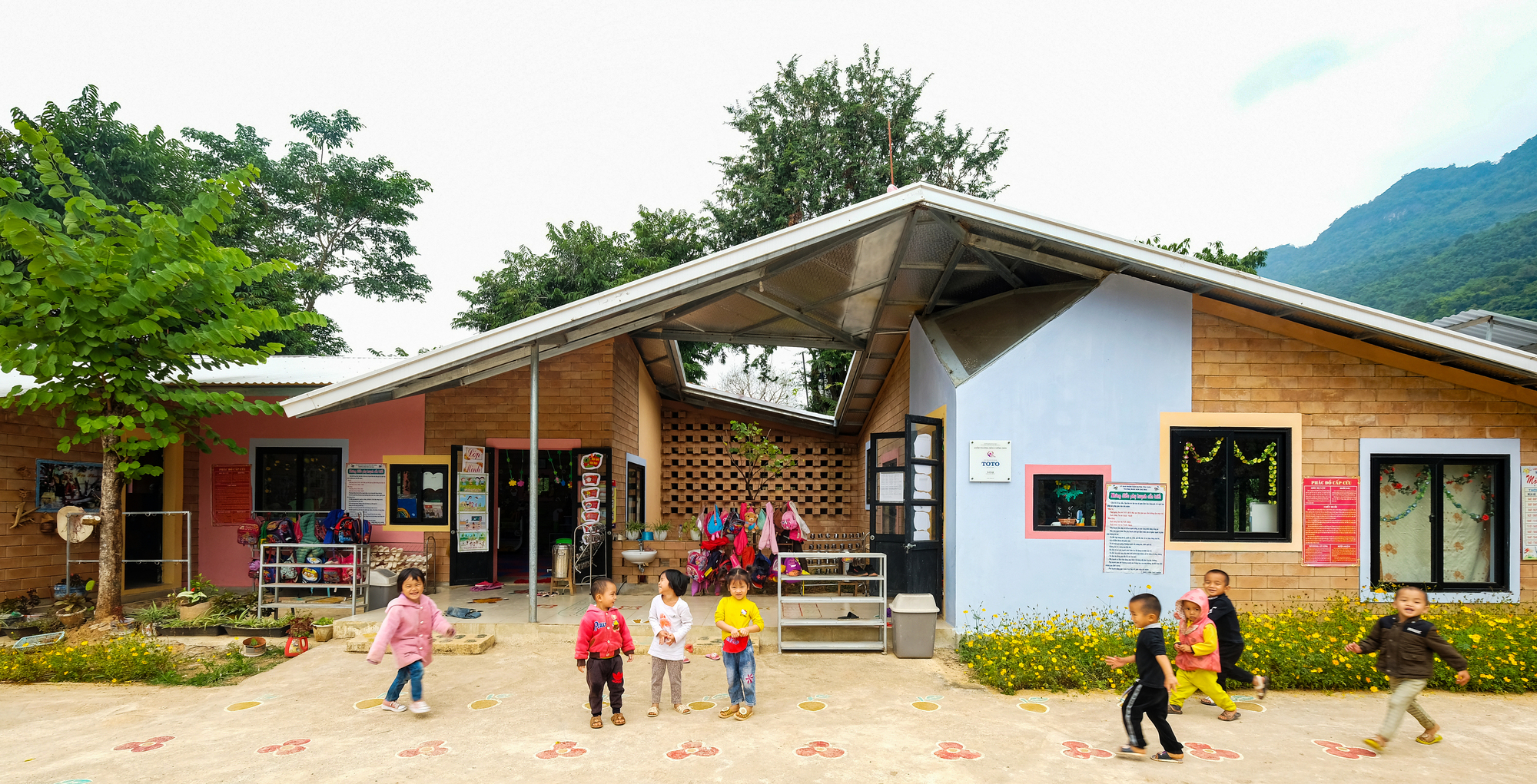 Chieng Ban Kindergarten / 1+1>2 Architects
