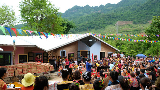 Creche Chieng Ban / 1+1>2 Architects - Fotografia de Exterior