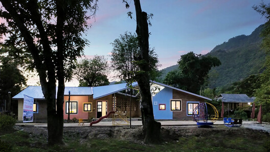 Creche Chieng Ban / 1+1>2 Architects - Fotografia de Exterior