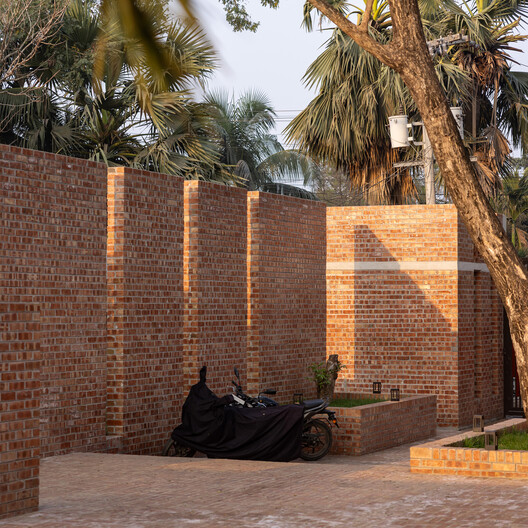 Centro de Capacitación CODEC - Kuakata / Community Development Centre (CODEC) - Fotografía exterior, Ladrillo