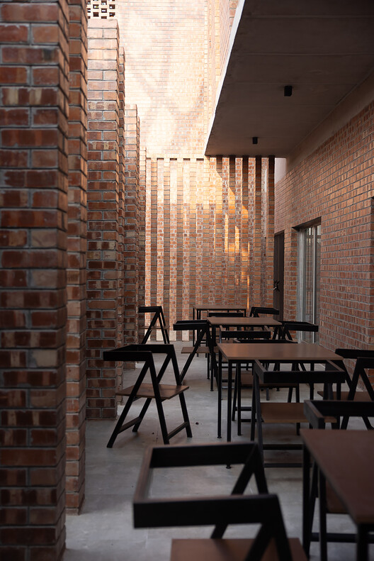 Centro de entrenamiento de códec - Kukata/Centro de Desarrollo Comunitario (CodeCodec) - Fotografía interior, ladrillos