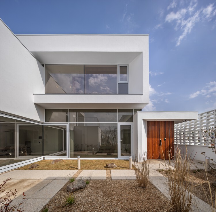 Casa Branca de Naju / PLAN Architects office - Fotografia de Exterior, Concreto